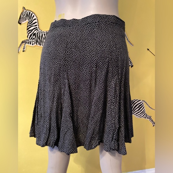 Urban Outfitters, miniskirt w/polka dots, M - Picture 9 of 9